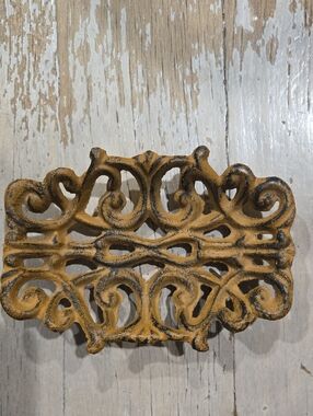 Vintage Cast Iron Soap Dish.